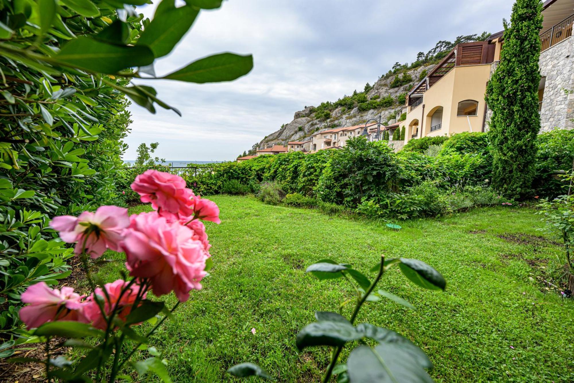 Portopiccolo Apartments With Garden And Beach Included Sistiana Exterior photo